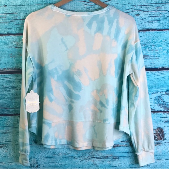 NWT Altar’d State Cropped Tie Dye Long Sleeve Tee $60 - Picture 2 of 5